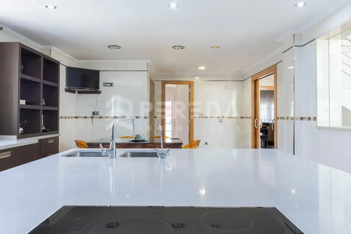 Cocina de Casa o chalet en venta en Roquetas de Mar con Aire acondicionado, Jardín privado y Piscina
