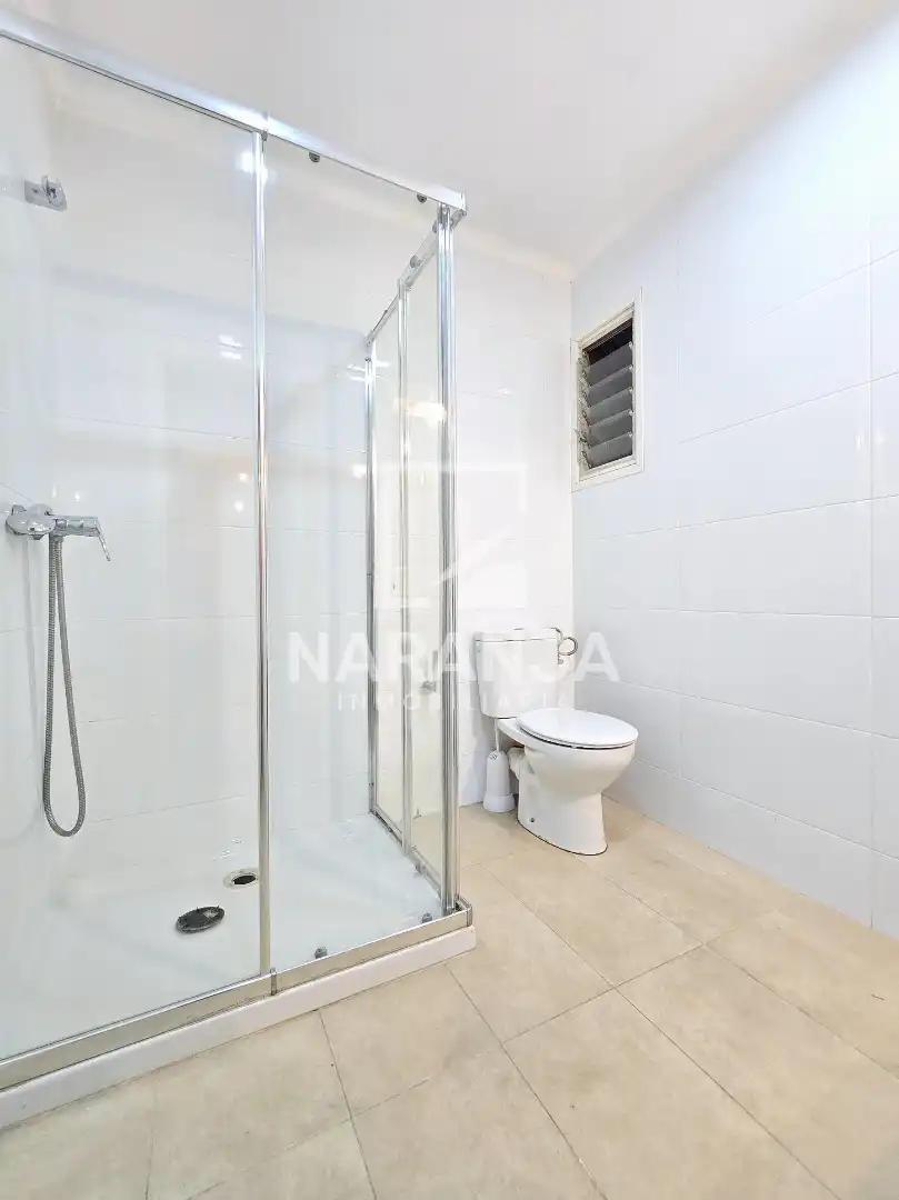 Bathroom of Flat for sale in Santa Coloma de Gramenet  with Balcony