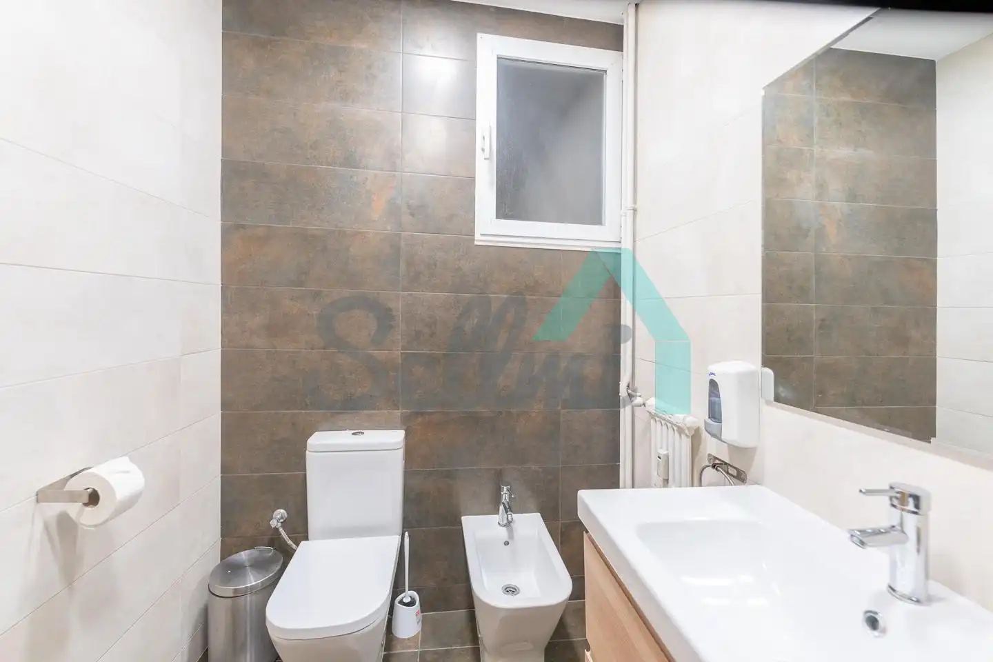 Baño de Piso de alquiler en Oviedo  con Calefacción, Terraza y Amueblado