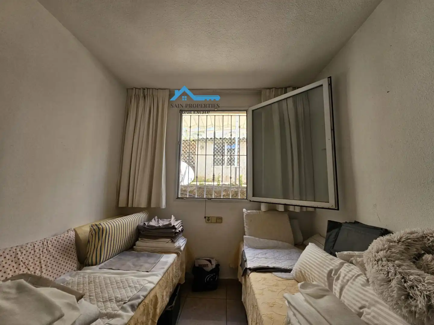 Habitación de Finca rústica en venta en La Nucia con Jardín privado, Terraza y Trastero