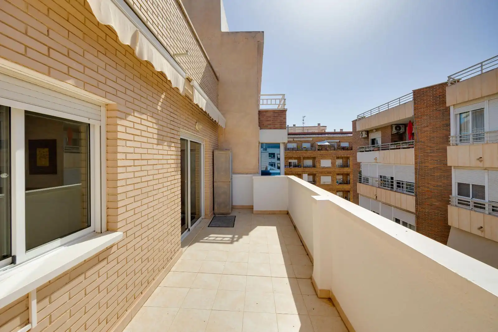 Penthouse with terrace for sale in Centro