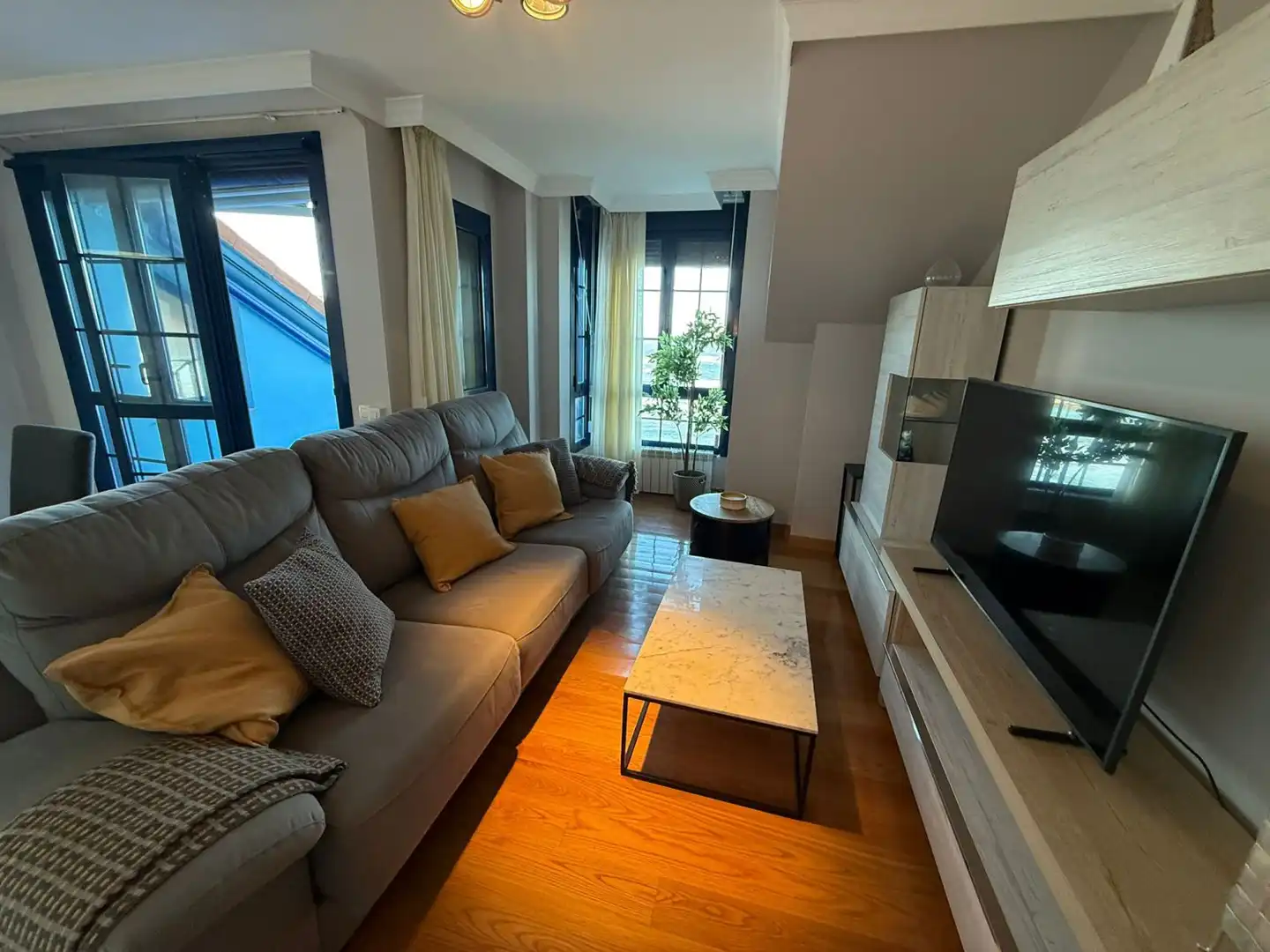 Sala de estar de Piso en venta en Noja con Calefacción, Terraza y Balcón