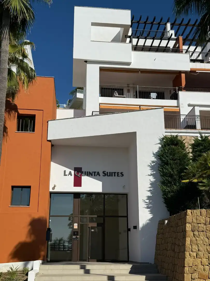 Exterior view of Flat for rent in Benahavís  with Air Conditioner, Storage room and Furnished
