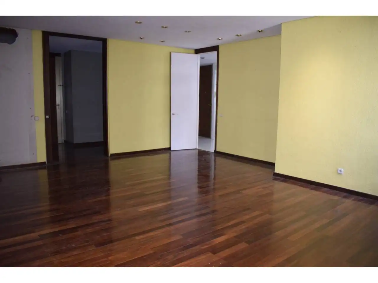 Pis en venda en León Capital  amb Calefacció i Parquet