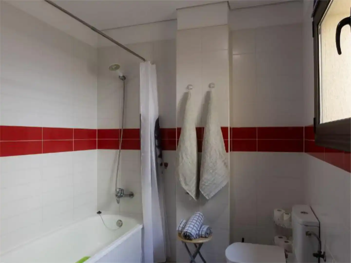 Badezimmer von Dachboden zum Verkauf in Guía de Isora mit Klimaanlage und Balkon
