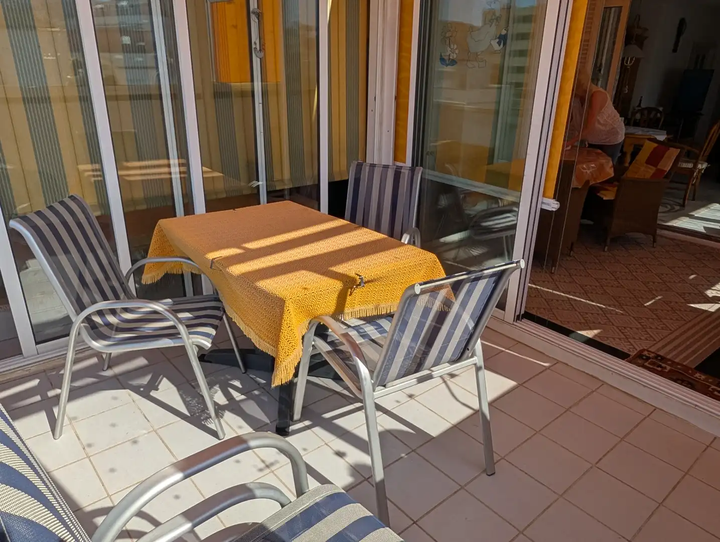 Terrasse von Wohnungen zum Verkauf in Roses mit Klimaanlage, Terrasse und Möbliert