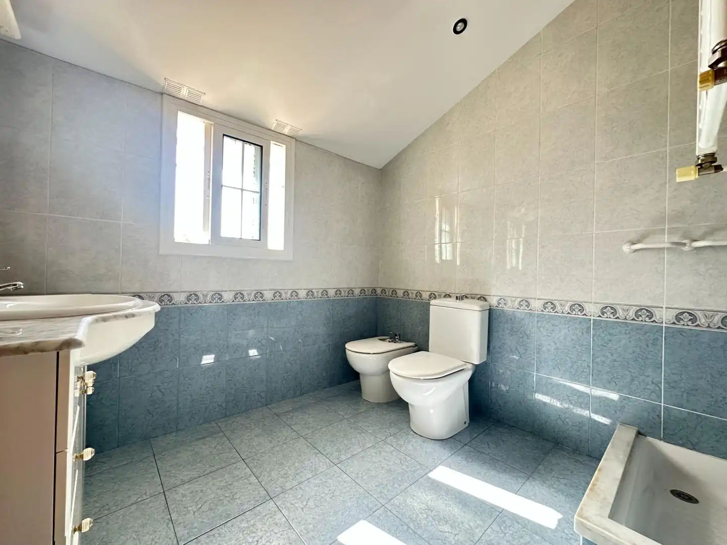 Bathroom of Houses for sale in Rubí  with Air Conditioner, Heating and Private garden