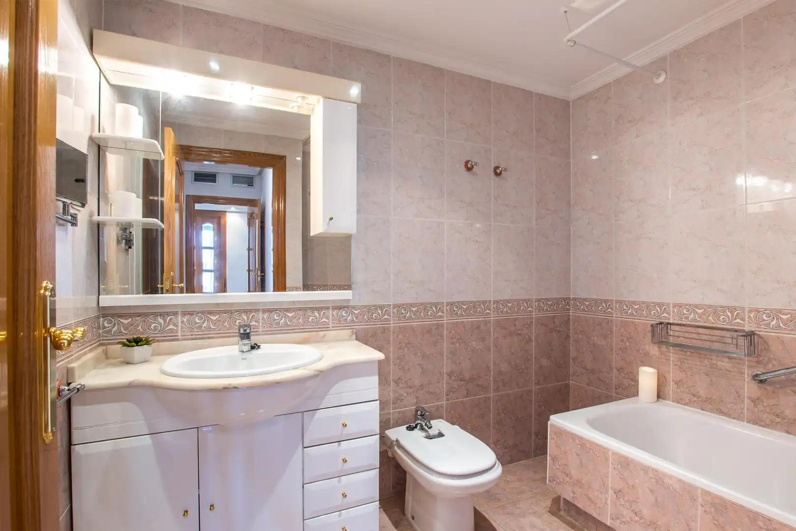 Baño de Ático en venta en Murcia con Aire acondicionado, Terraza y Trastero