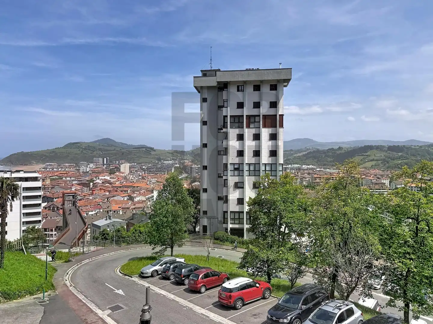 Parking de Piso en venta en Zarautz con Trastero y Balcón