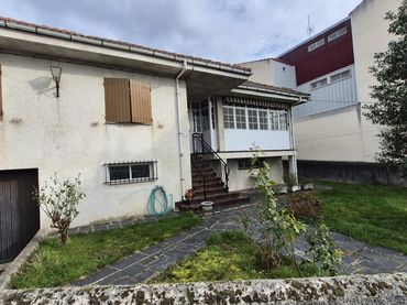 Xalet amb balcó en venda a CAMPERA-LB