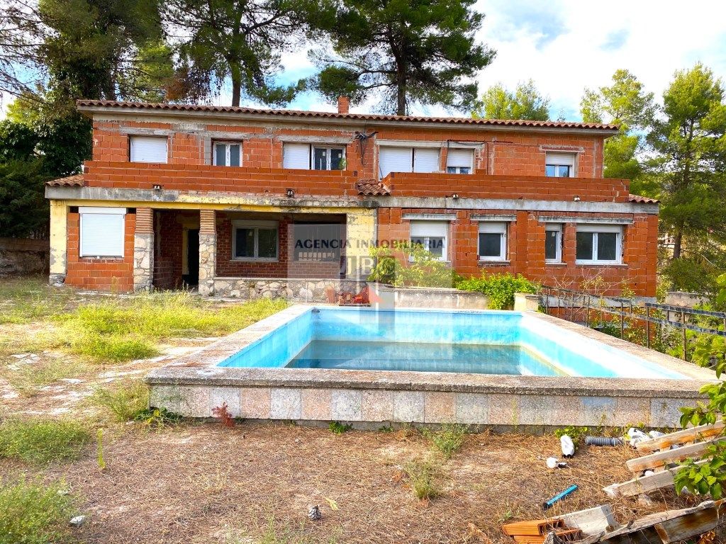 Exterior view of House or chalet for sale in Alcoy / Alcoi  with Terrace and Swimming Pool