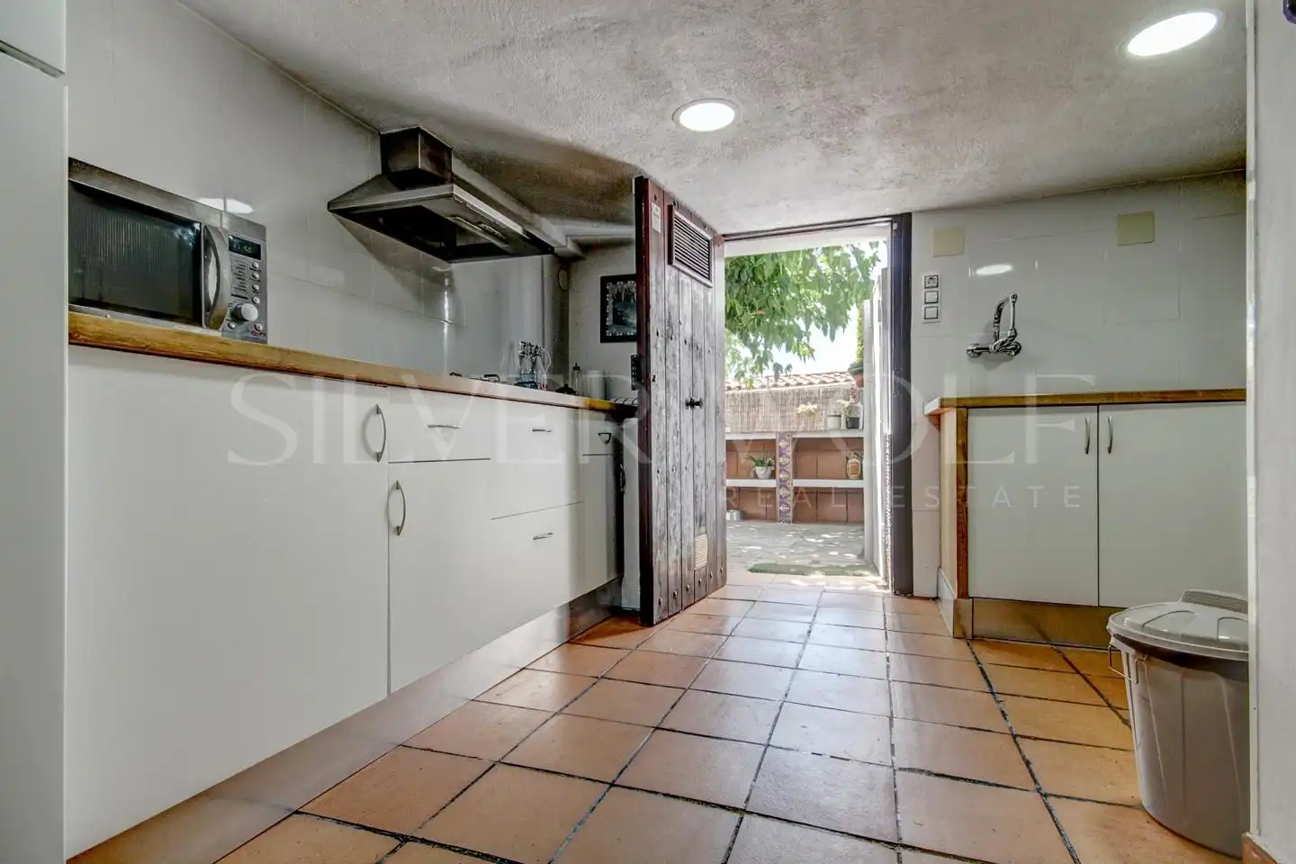 Cocina de Casa o chalet en venta en Vilanova i la Geltrú con Aire acondicionado, Calefacción y Jardín privado