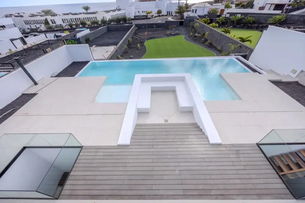 Swimming pool of Houses for sale in Yaiza