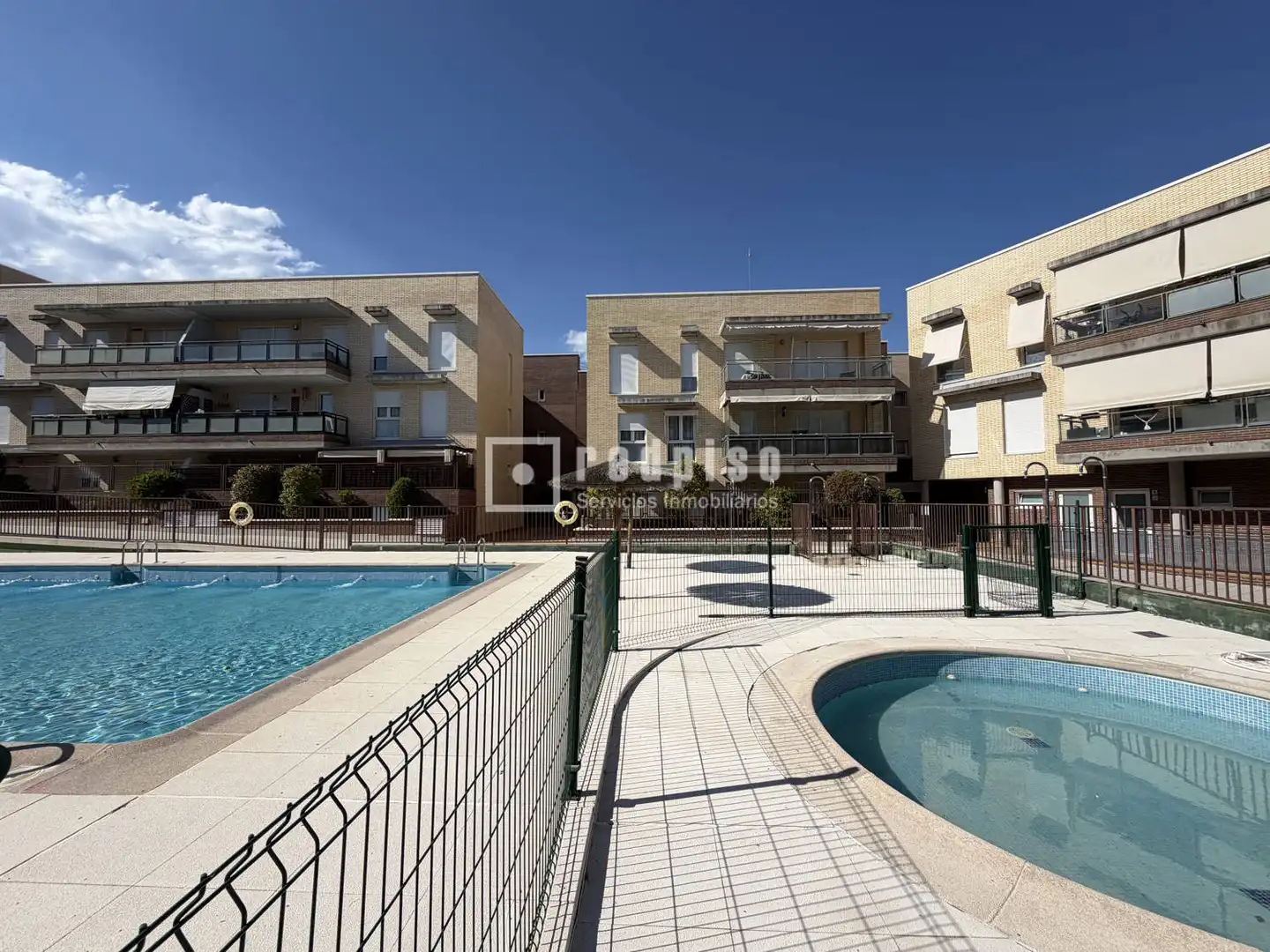 Piscina de Piso de alquiler en Las Rozas de Madrid con Jardín privado, Terraza y Trastero