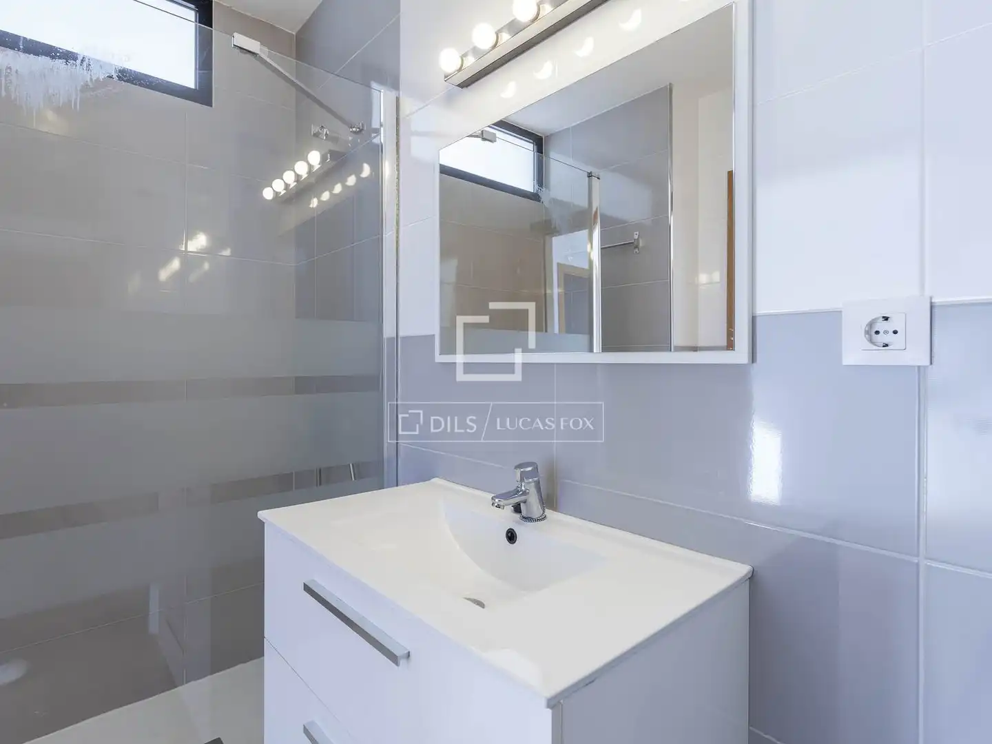Baño de Casa o chalet de alquiler en Godella con Aire acondicionado, Jardín privado y Piscina