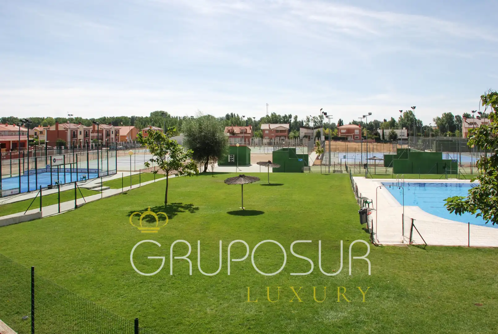 Piscina de Casa adosada en venta en Arroyo de la Encomienda con Calefacción, Jardín privado y Parquet
