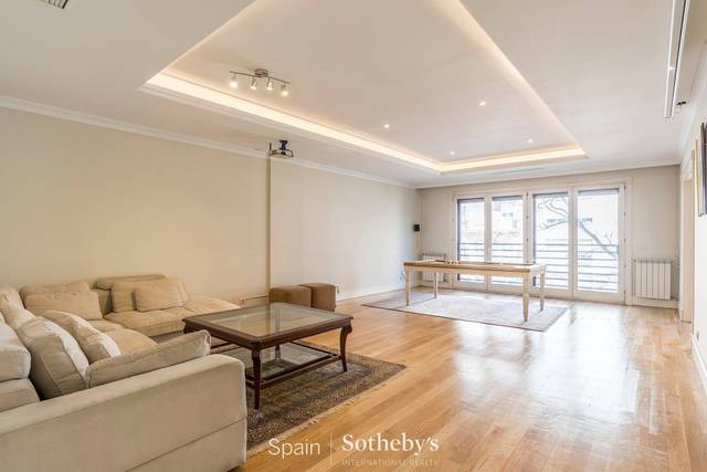 Apartamento en Alquiler en Paseo de Eduardo Dato en Almagro