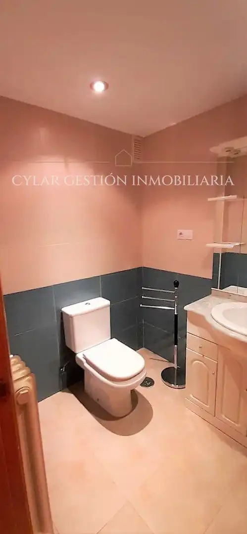 Flat for rent in Asturias, Carmelitas