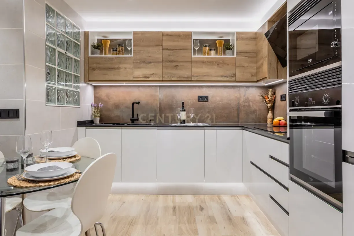 Cuina de Pis en venda en Manresa amb Aire condicionat, Forn i Rentadora