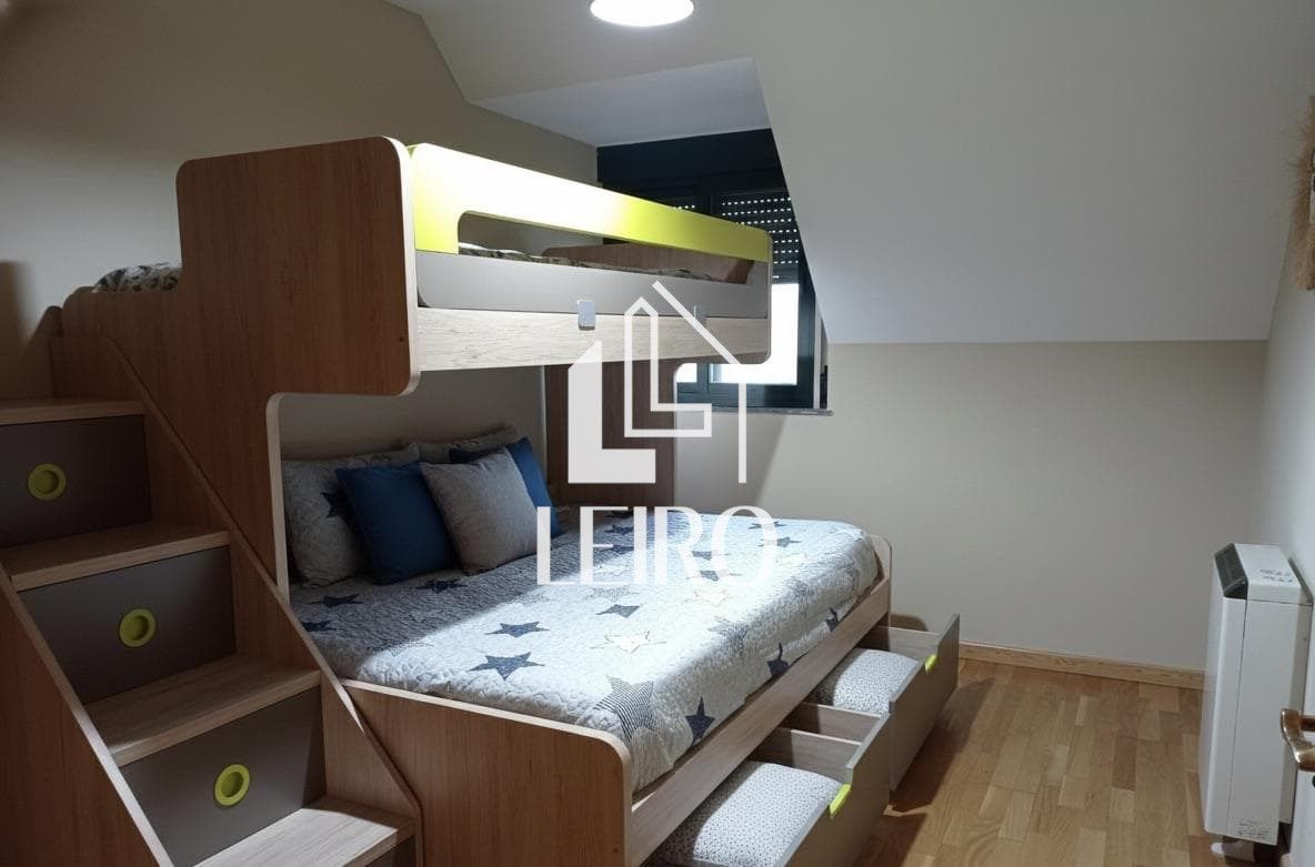 Dormitori de Àtic en venda en Vilanova de Arousa amb Calefacció, Traster i Moblat