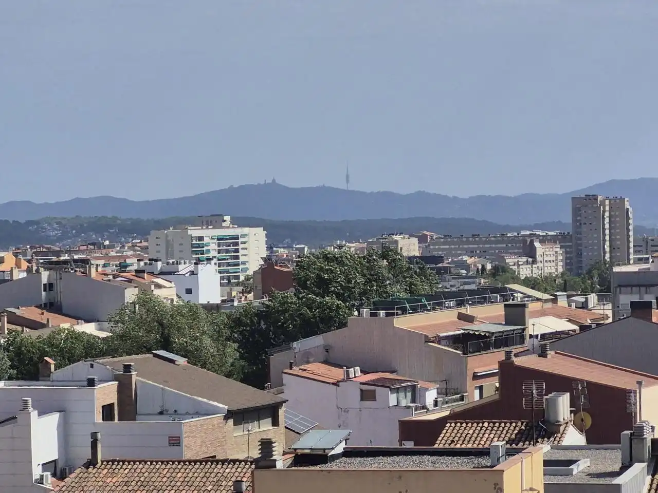 Vista exterior de Àtic en venda en Terrassa amb Parquet, Terrassa i Balcó