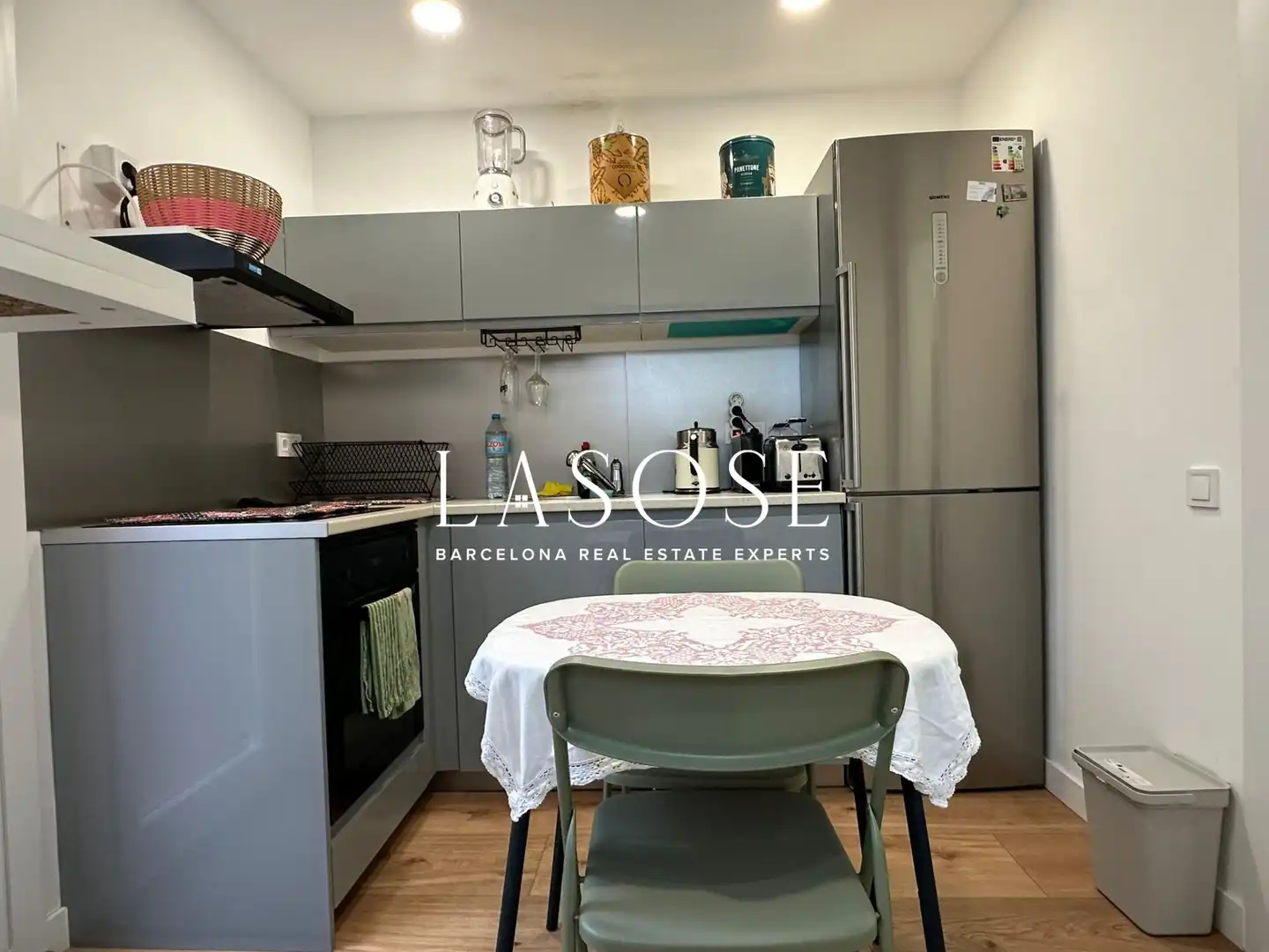 Kitchen of Flat for rent in L'Hospitalet de Llobregat  with Furnished and Balcony