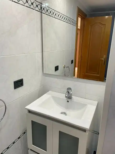 Bany de Pis en venda en Castellón de la Plana / Castelló de la Plana amb Calefacció, Terrassa i Traster