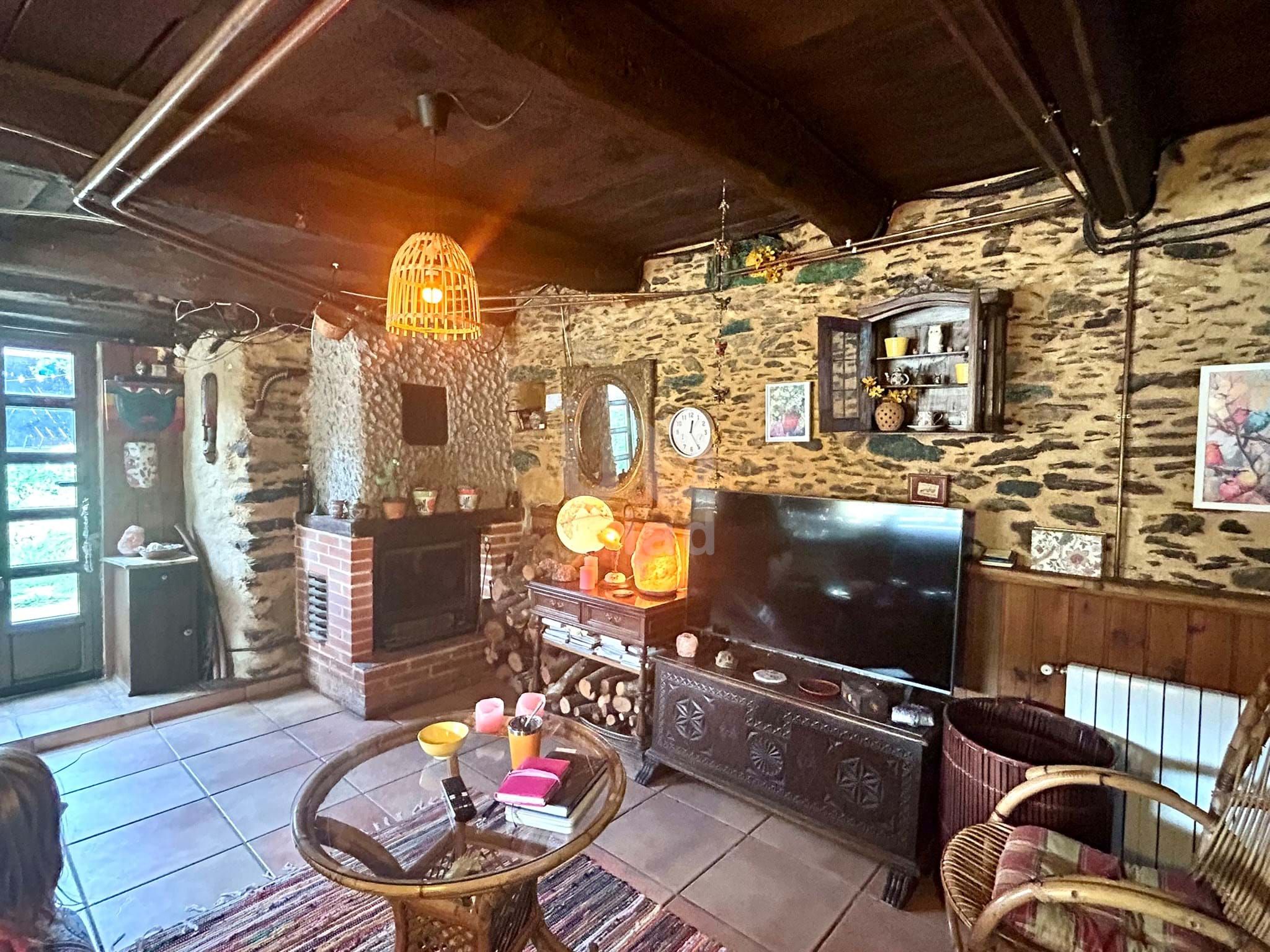 Living room of Country house for sale in Soto y Amío  with Heating