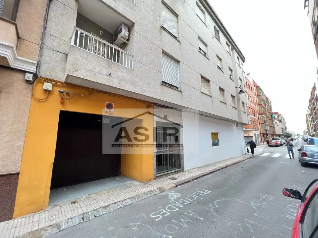 Individual for sale in Casc Urbà
