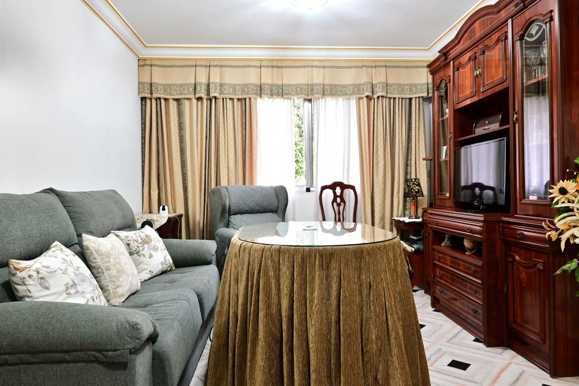 Sala de estar de Piso en venta en  Sevilla Capital