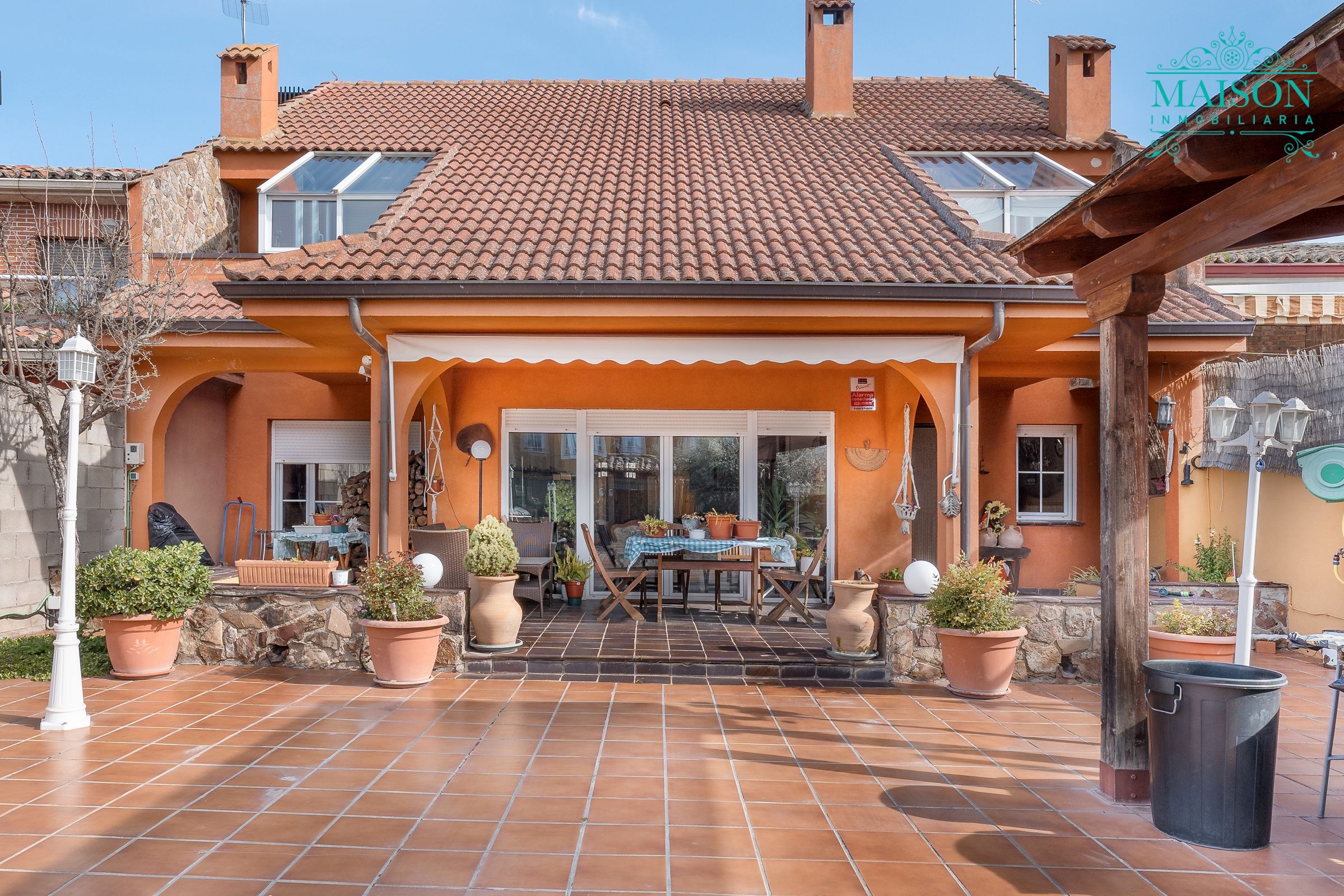 Terrace of Single-family semi-detached for sale in Yunquera de Henares  with Private garden and Swimming Pool
