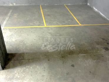 Moto de lloguer a Peramàs