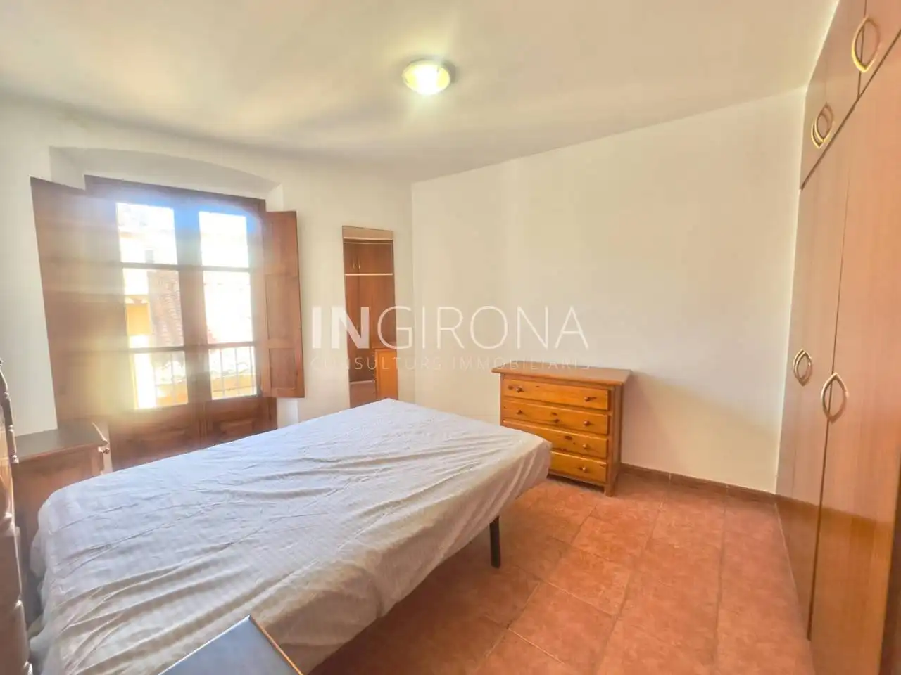 Habitación de Piso de alquiler en Girona con Calefacción, Amueblado y Balcón