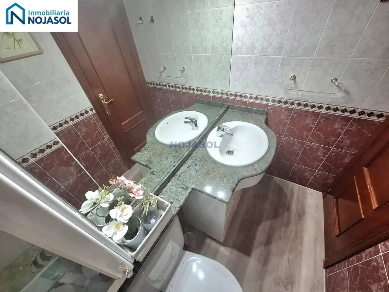 Badezimmer von Wohnungen zum Verkauf in Noja mit Heizung, Terrasse und Möbliert