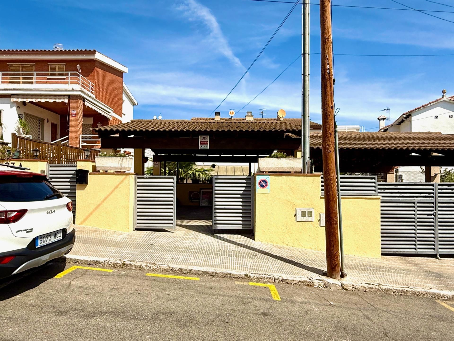 Exterior view of Single-family semi-detached for sale in Calafell  with Air Conditioner, Heating and Private garden