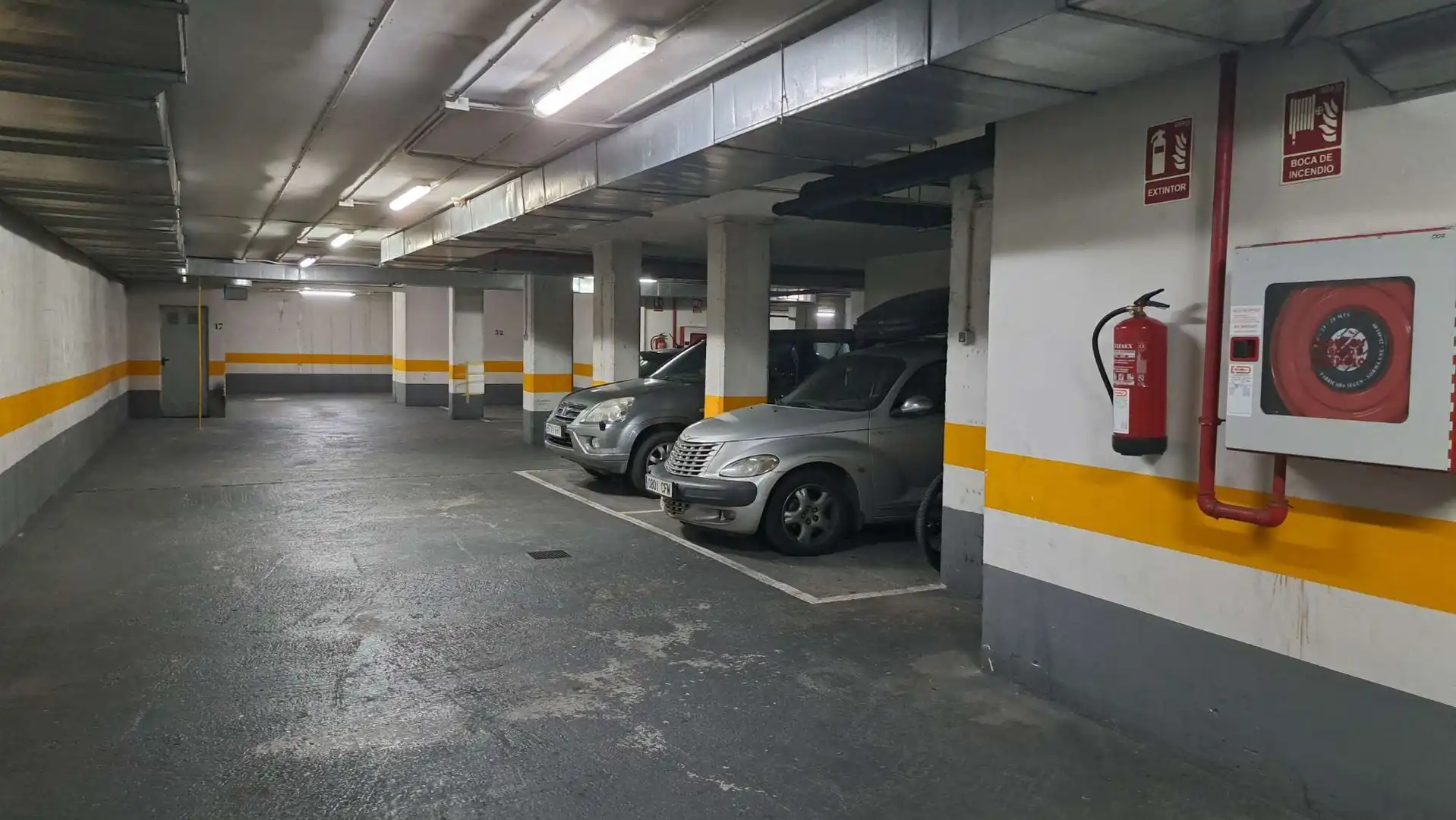 Parkplatz von Garage zum Verkauf in Zaragoza