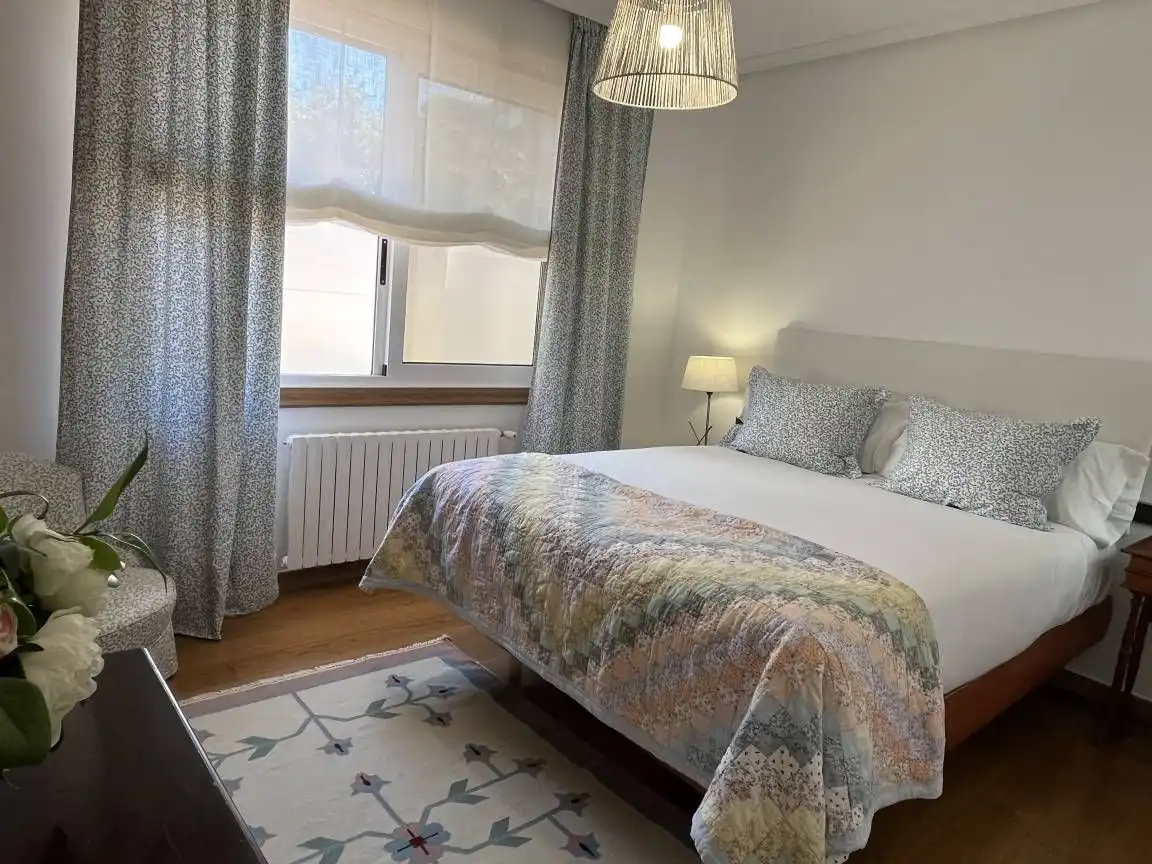 Habitación de Finca rústica de alquiler en Baiona con Jardín privado, Terraza y Piscina