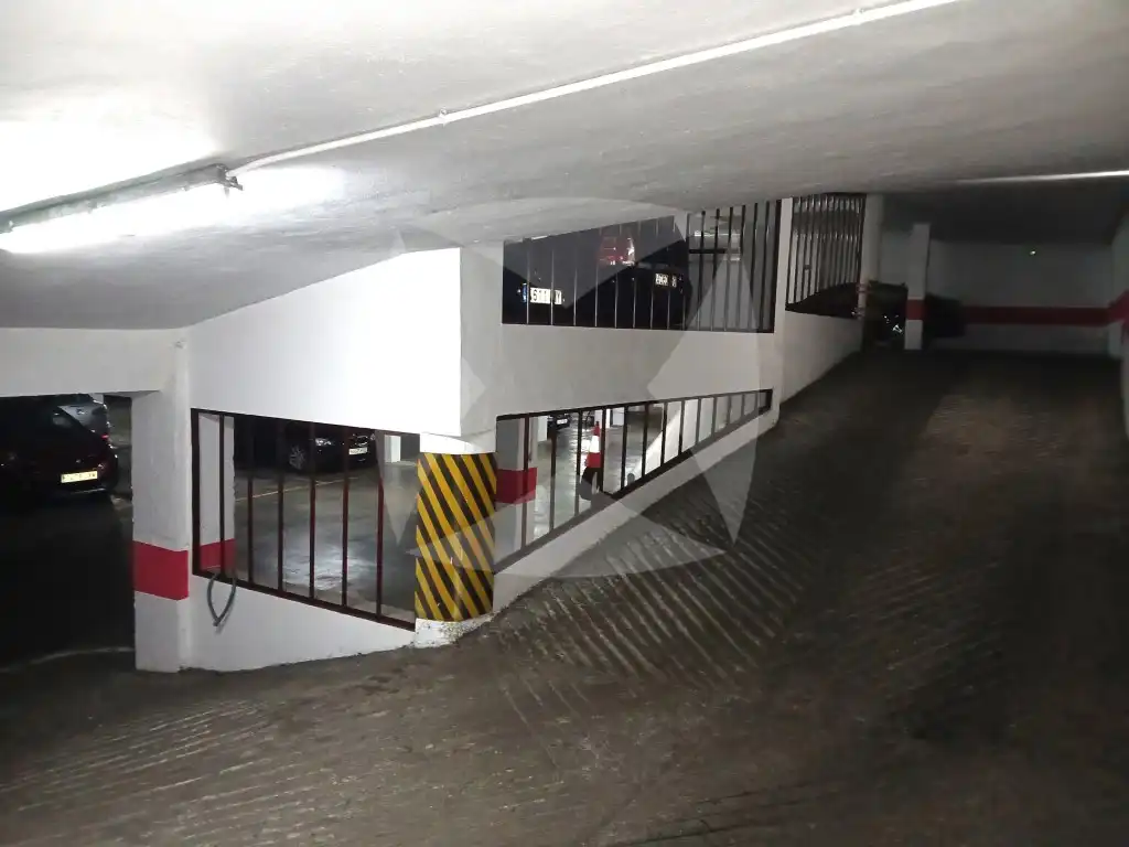 Garatge de lloguer a Plaza de Antonio Zoido Diaz, Maria Auxiliadora - Barriada de Llera