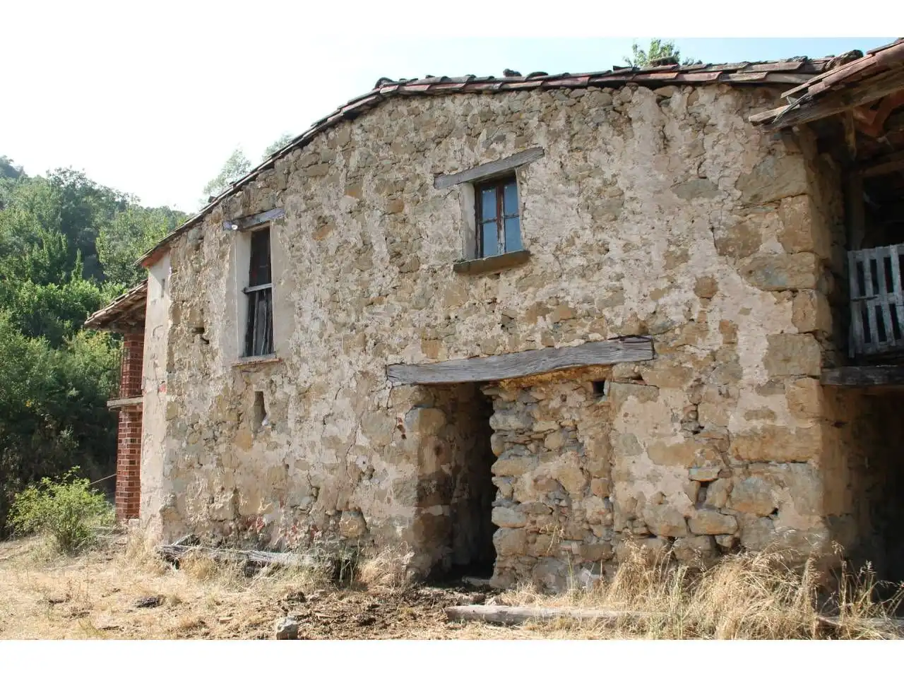 Vista exterior de Finca rústica en venda en Sant Feliu de Pallerols amb Jardí privat i Terrassa