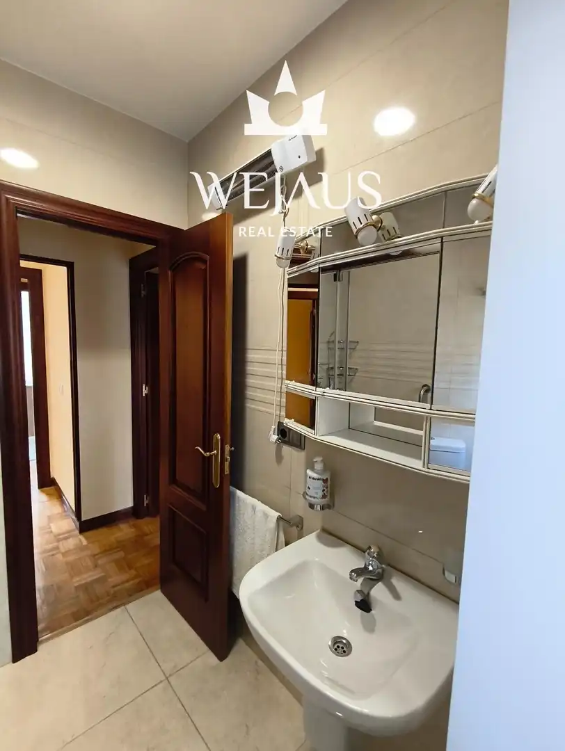 Baño de Piso de alquiler en El Astillero   con Calefacción, Amueblado y Alarma