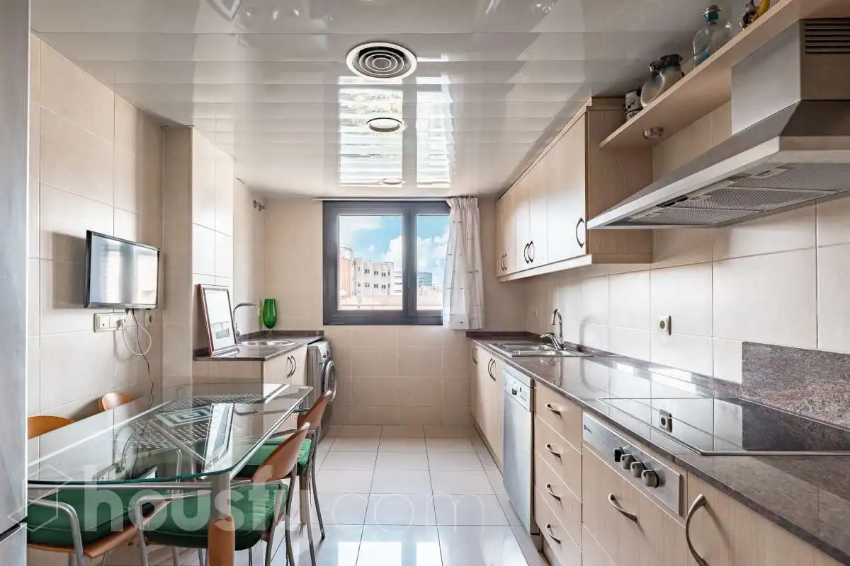 Cocina de Piso en venta en Esplugues de Llobregat con Aire acondicionado, Calefacción y Parquet