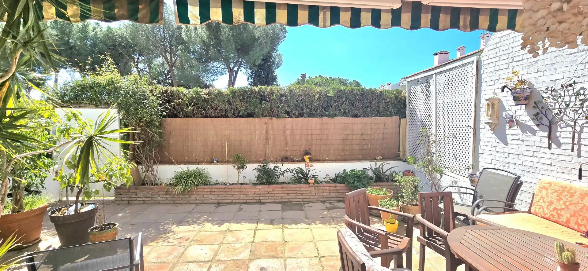 Jardí de Planta baixa en venda en Marbella amb Aire condicionat, Jardí privat i Terrassa