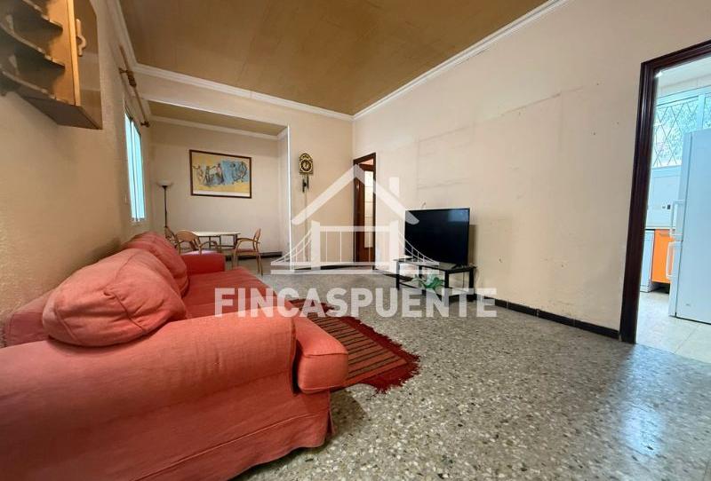 Foto 1 de Piso en venta en Carrer de Còrsega, El Camp de l'Arpa del Clot, Barcelona