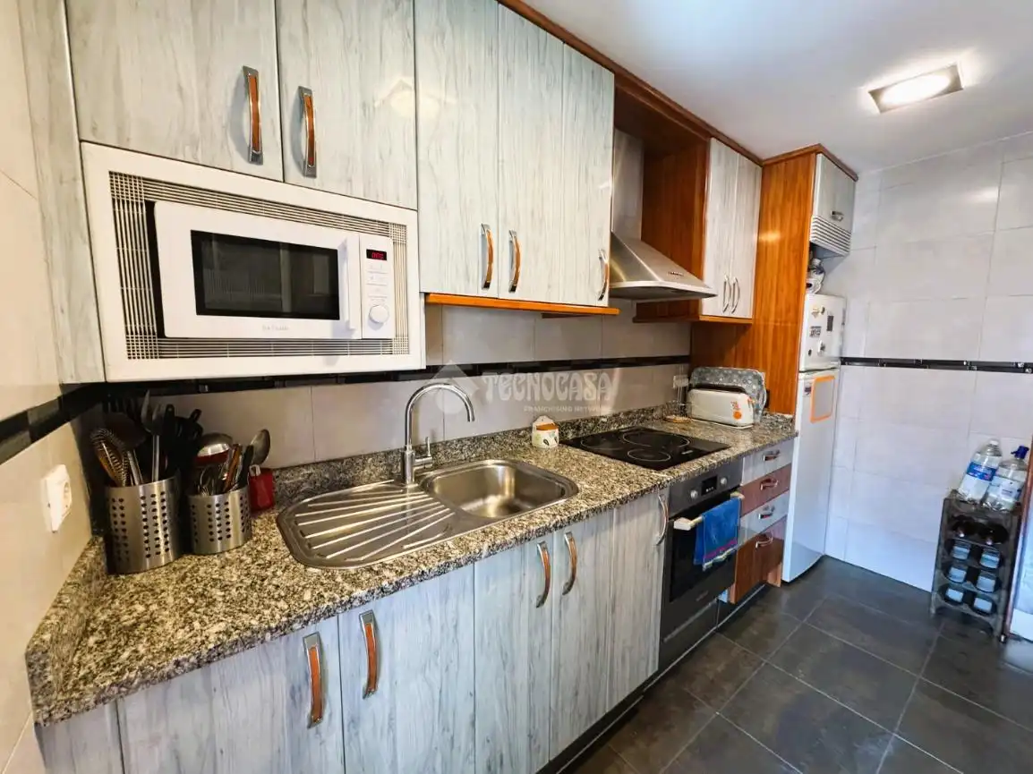 Cocina de Piso en venta en Zaragoza con Calefacción y Parquet