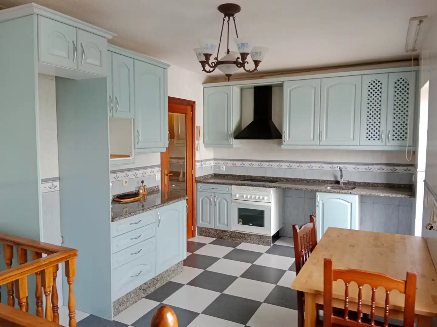 Cuina de Casa adosada en venda en San Martín de Valdeiglesias amb Aire condicionat i Calefacció