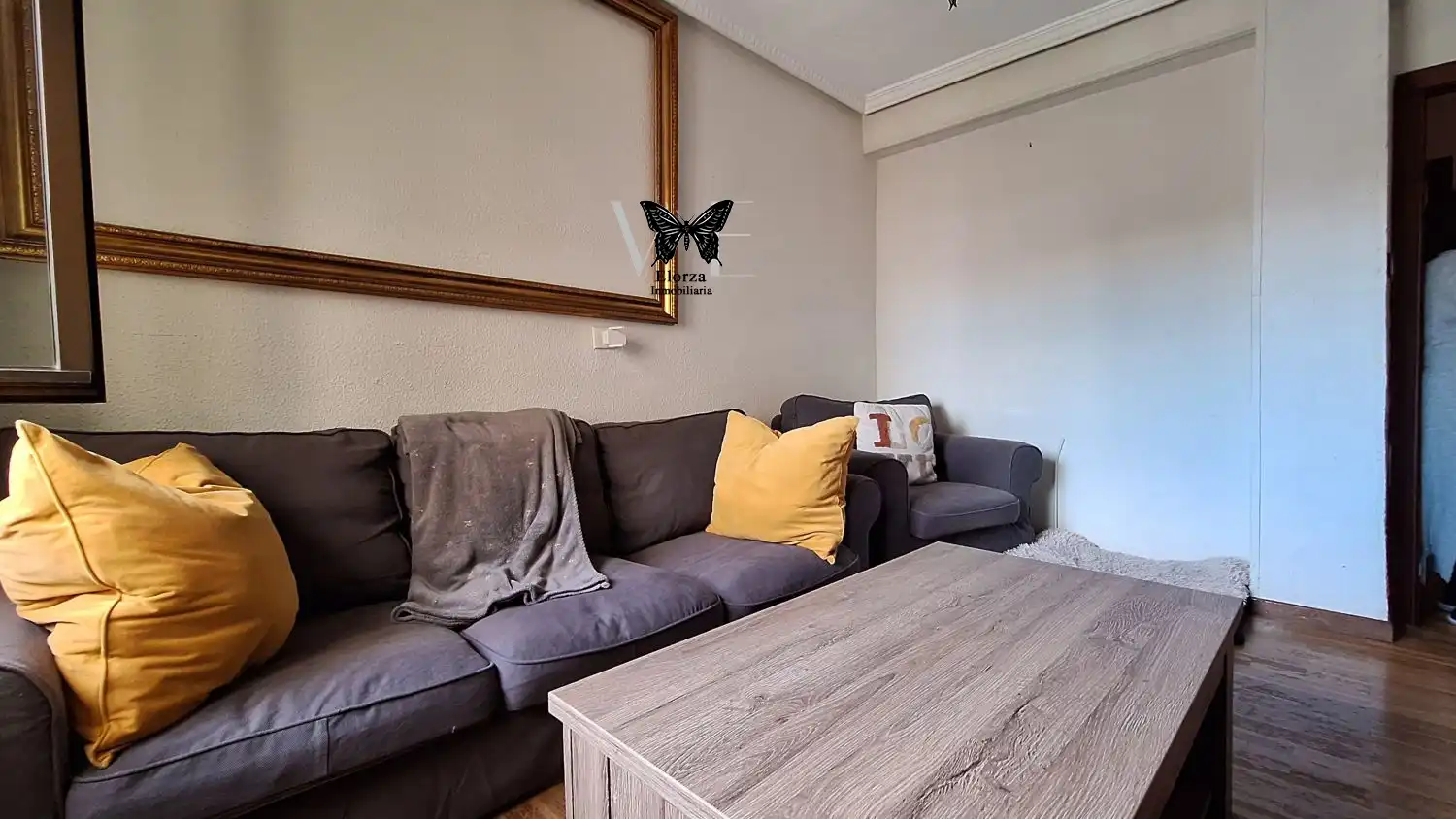 Living room of Flat for sale in Oviedo   with Heating, Storage room and Furnished