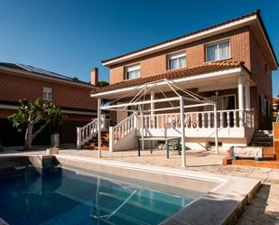 Piscina de Pis en venda en Villalbilla amb Aire condicionat