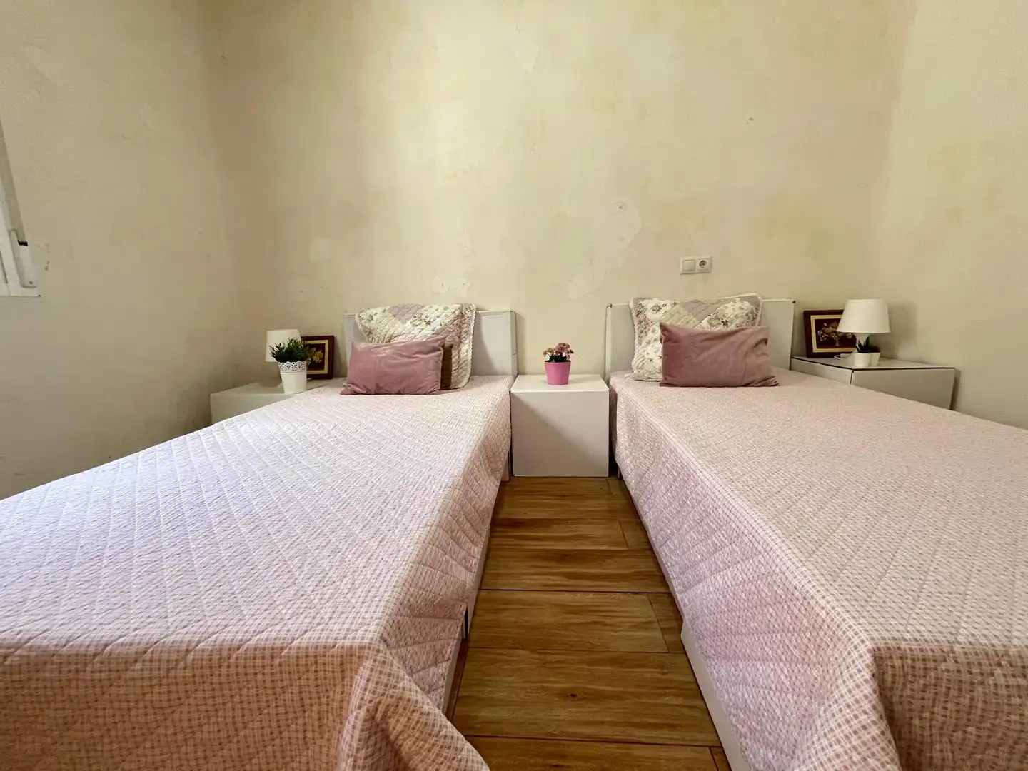 Bedroom of Flat for sale in Cartagena  with Air Conditioner and Oven