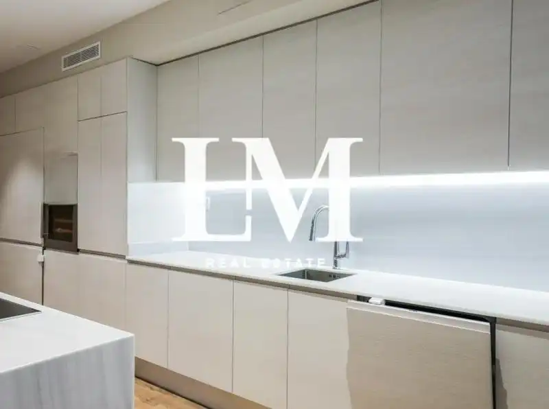Cuina de Apartament en venda en Barcelona amb Aire condicionat, Terrassa i Balcó