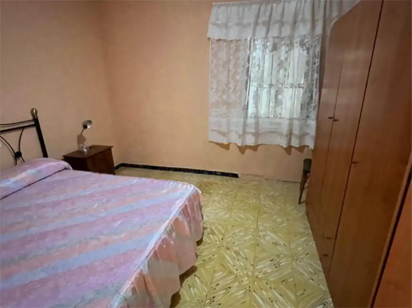 Dormitori de Pis en venda en Cortes de Baza amb Aire condicionat, Traster i Moblat
